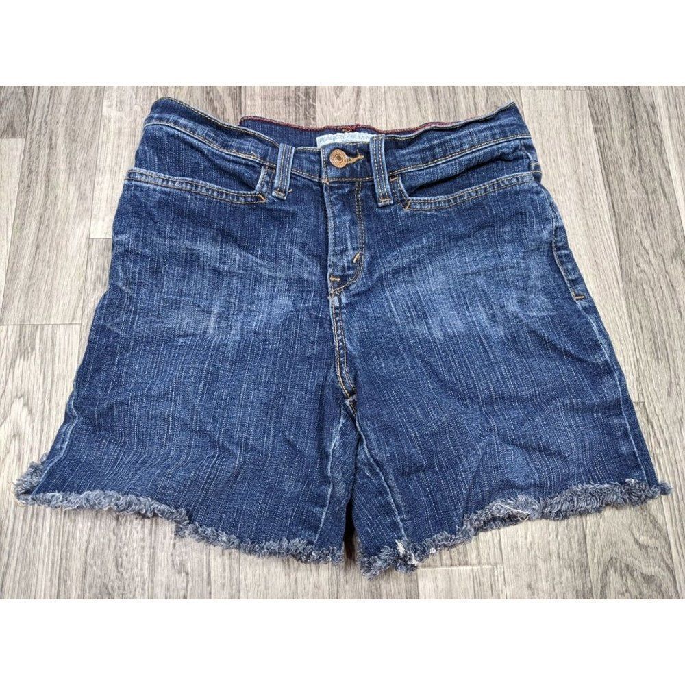 (3/$35)Levis 548 Size 4 Perfectly Slimming Fringe Hem Stretchy Denim Jean Shorts